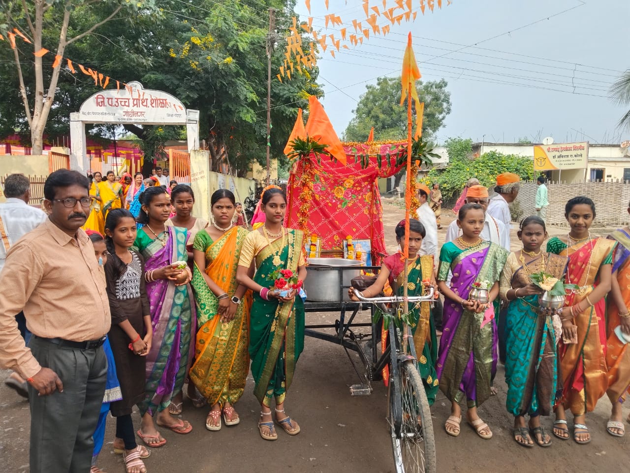 गांधीनगर गांवात राष्ट्रसंत तुकडोजी महाराज पुण्यतिथी मोठ्या थाटात साजरी