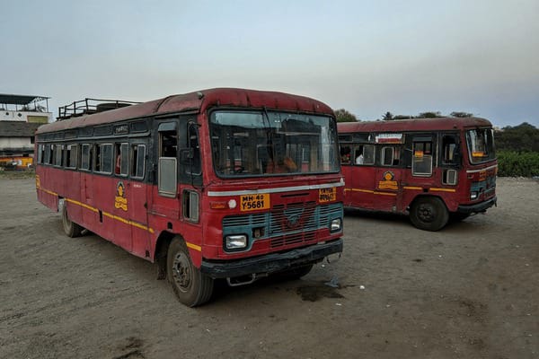 राजुरा आगारच्या बसा गडचांदूर ते  जिवती कडे नगराळा जाणाऱ्या बसा चालू करण्याची मागणी