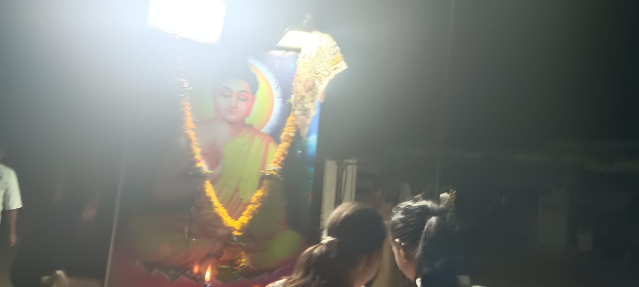 कॅन्डल मार्च काढून अड्याळ येथे बुद्ध जयंती उत्साहात साजरी
