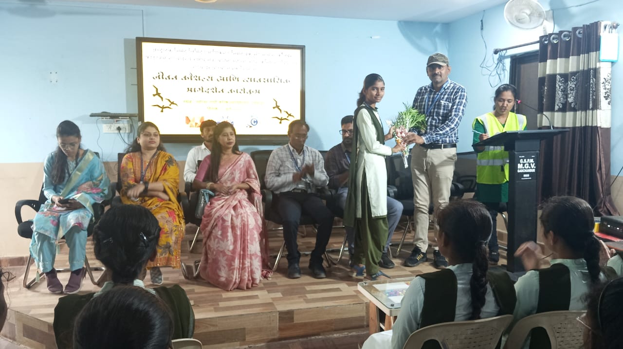 व्यावसायिक मार्गदर्शन कार्यक्रमास विद्यार्थ्यांचा उत्स्फूर्त प्रतिसाद