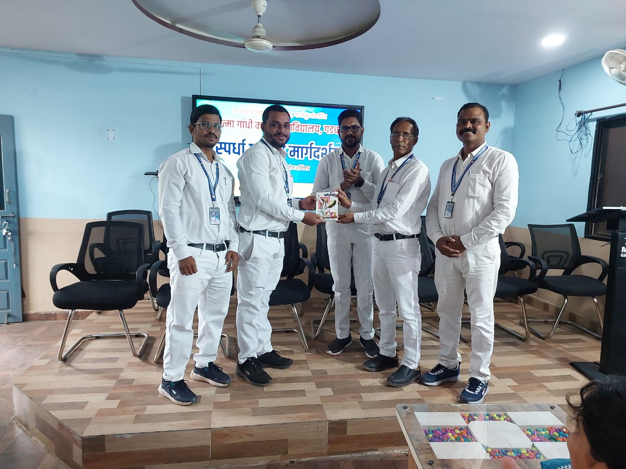 वृक्षदिंडी काढून केली वसुंधरेची जनजागृती : बिबी गावाचा अभिनव उपक्रम