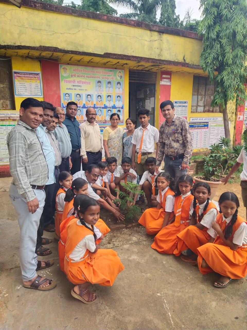गोविंद विद्यालयात “एक पेड माॅं के नाम”