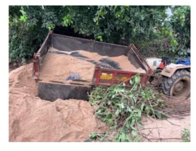 पोलीस स्टेशन कारधा कडून अवैध रेती वाहतूक करणाऱ्या ट्रॅक्टरवर कारवाई एकूण 5,06000/ लाख रुपयाच्या गुद्देमाल जप्त पोलीस स्टेशन कारधा कडून अवैध रेती वाहतूक करणाऱ्या ट्रॅक्टरवर कारवाई एकूण 5,06000/ लाख रुपयाच्या गुद्देमाल जप्त