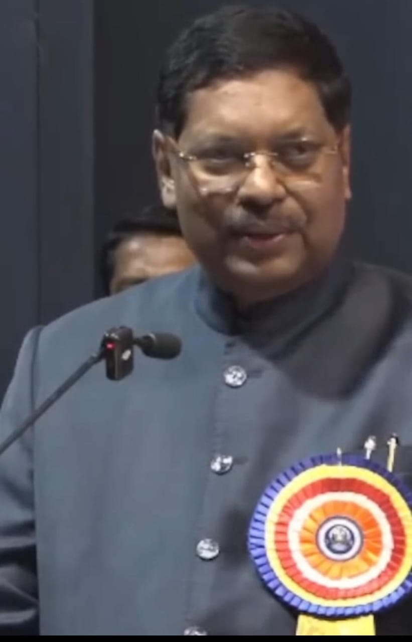 भारतरत्न डॉ. बाबासाहेब आंबेडकर महाविद्यालयाला मनोहरभाईंची सढळ व हृदयस्पर्शी मदत