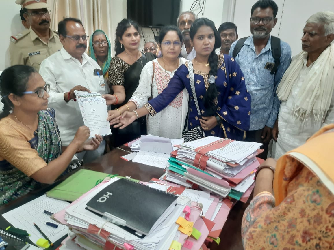 विदर्भवादी शेतकरी संघटनेच्या वतीने जिल्हाधिकारी कार्यालयासमोर जन आक्रोश आंदोलन संपन्न