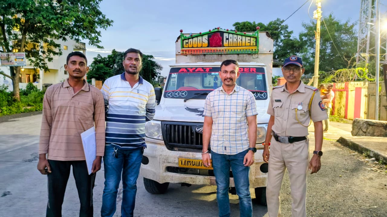 गडचांदूर ते पाटण मार्गावर नाकाबंदी करून गोवंश तस्करीवर  पोलीसांची कारवाई