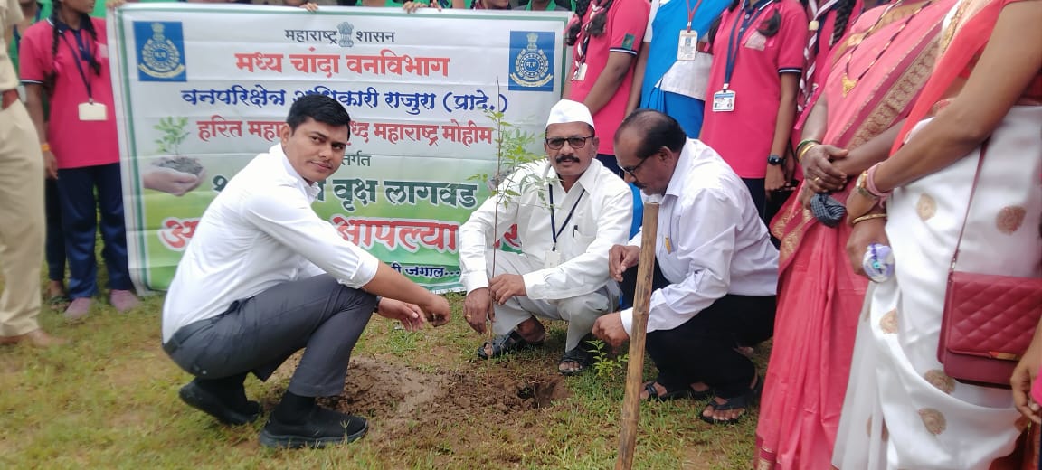 वृक्षलागवडी सोबतच संगोपन महत्वाचे – मंगेश गिरडकर, उपविभागीय वनाधिकारी वृक्षलागवडी सोबतच संगोपन महत्वाचे – मंगेश गिरडकर, उपविभागीय वनाधिकारी