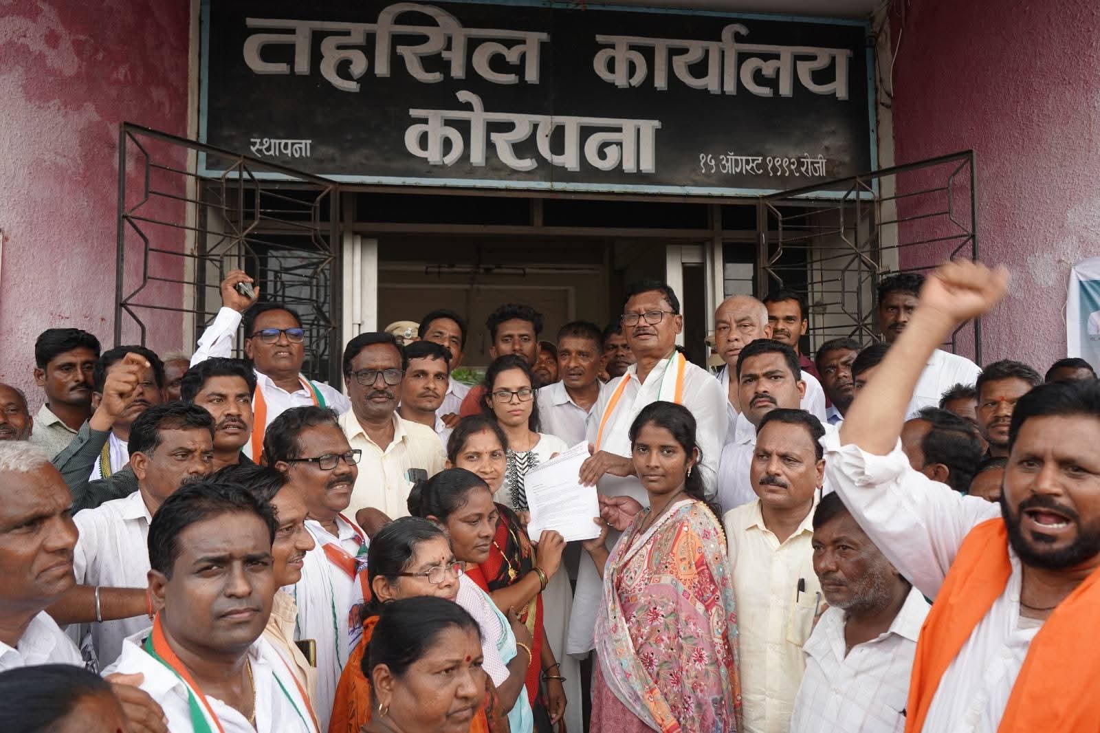 कोरपना येथे शेतकऱ्यांचा जनआक्रोश मोर्चा : दिशाभूल करणाऱ्या सरकारला धडा शिकवा – सुभाष धोटे कोरपना येथे शेतकऱ्यांचा जनआक्रोश मोर्चा : दिशाभूल करणाऱ्या सरकारला धडा शिकवा – सुभाष धोटे