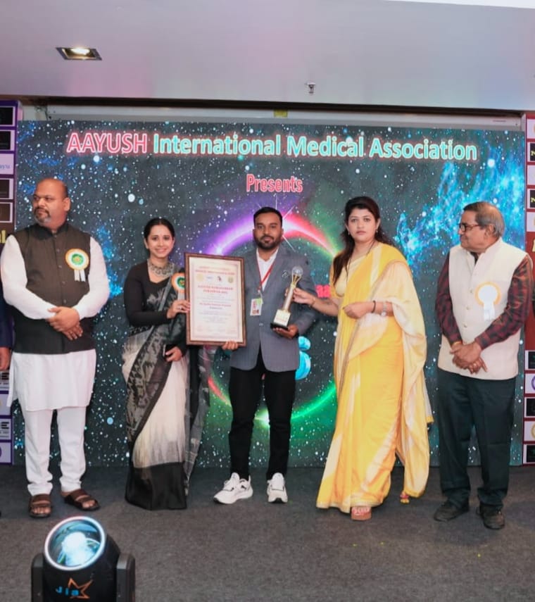 डॉ. सचिन राजूरकर यांना आयुष महासन्मान पुरस्कार-२०२५