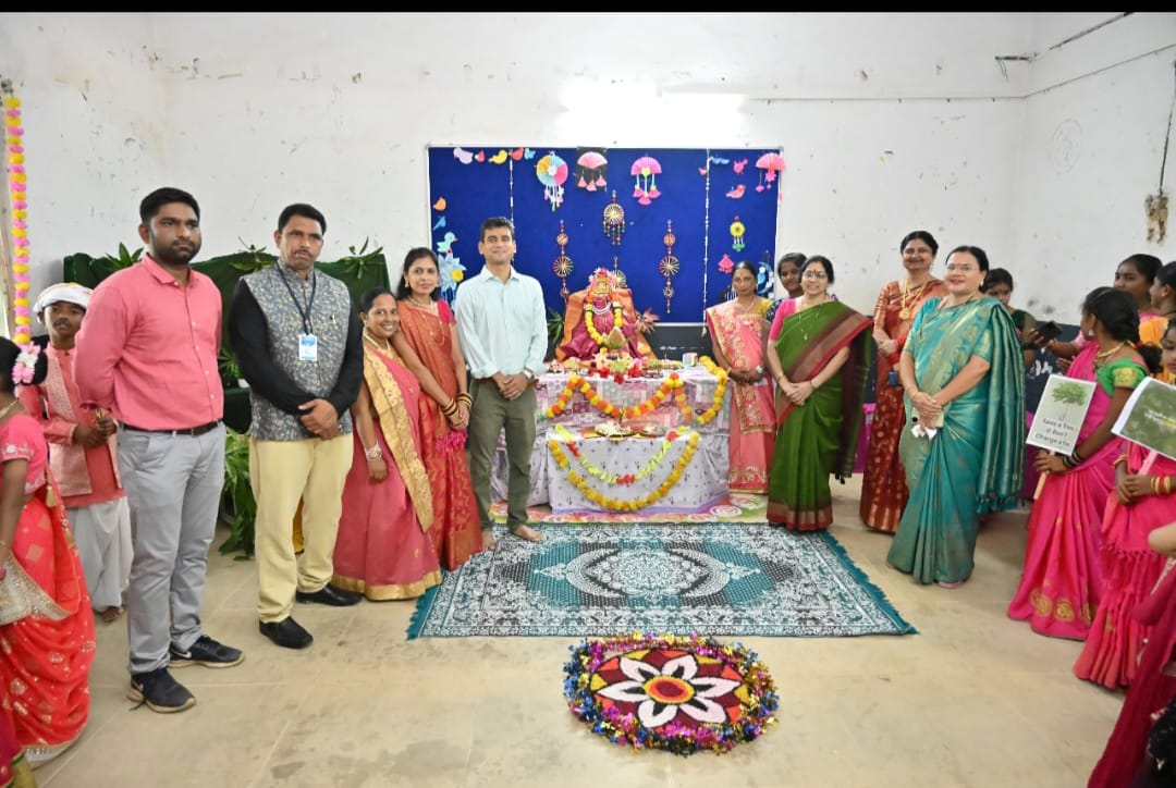 इन्फंट जीजस इंग्लिश हायस्कूलमध्ये नवरात्र उत्सव जल्लोषात