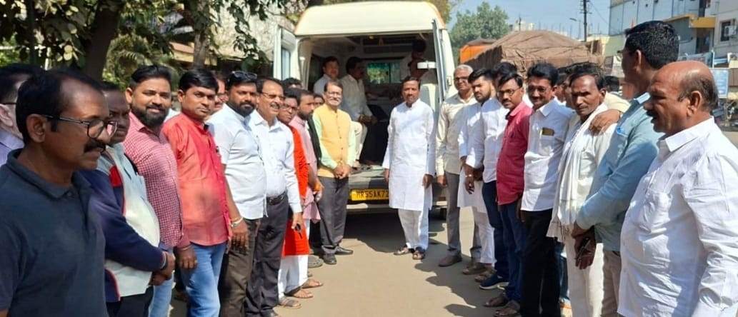 विविध सामाजिक उपक्रमाने हंसराज अहीर यांचा वाढदिवस साजरा.