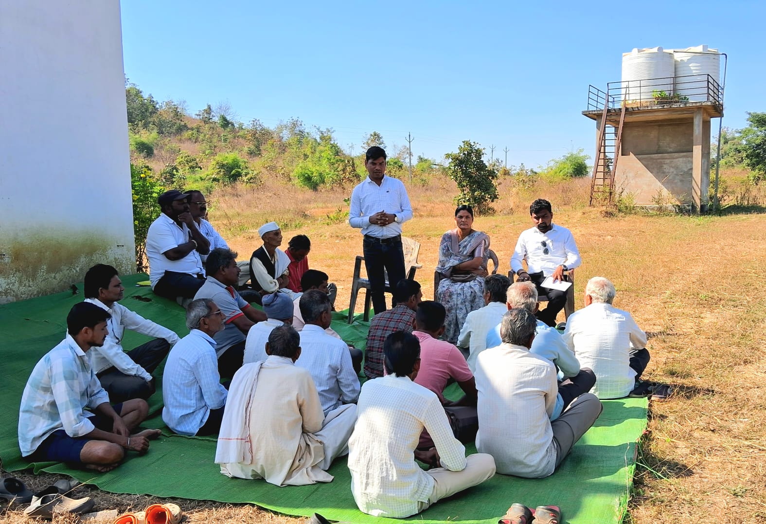 तिकडे सुरू “हिवाळी”, इकडे उपोषण आंदोलन इशा-याने वातावरण “गरम”