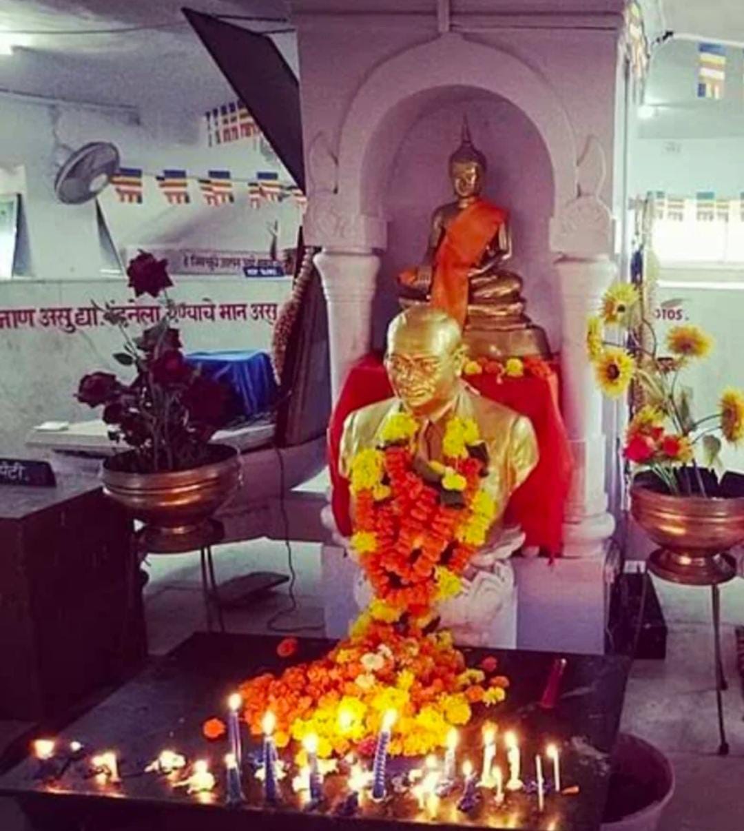 मुंबई दादर येथील&nbsp; रेल्वे स्टेशनला डॉ. बाबासाहेब आंबेडकर चैत्यभूमी रेल्वे स्टेशन नाव द्या