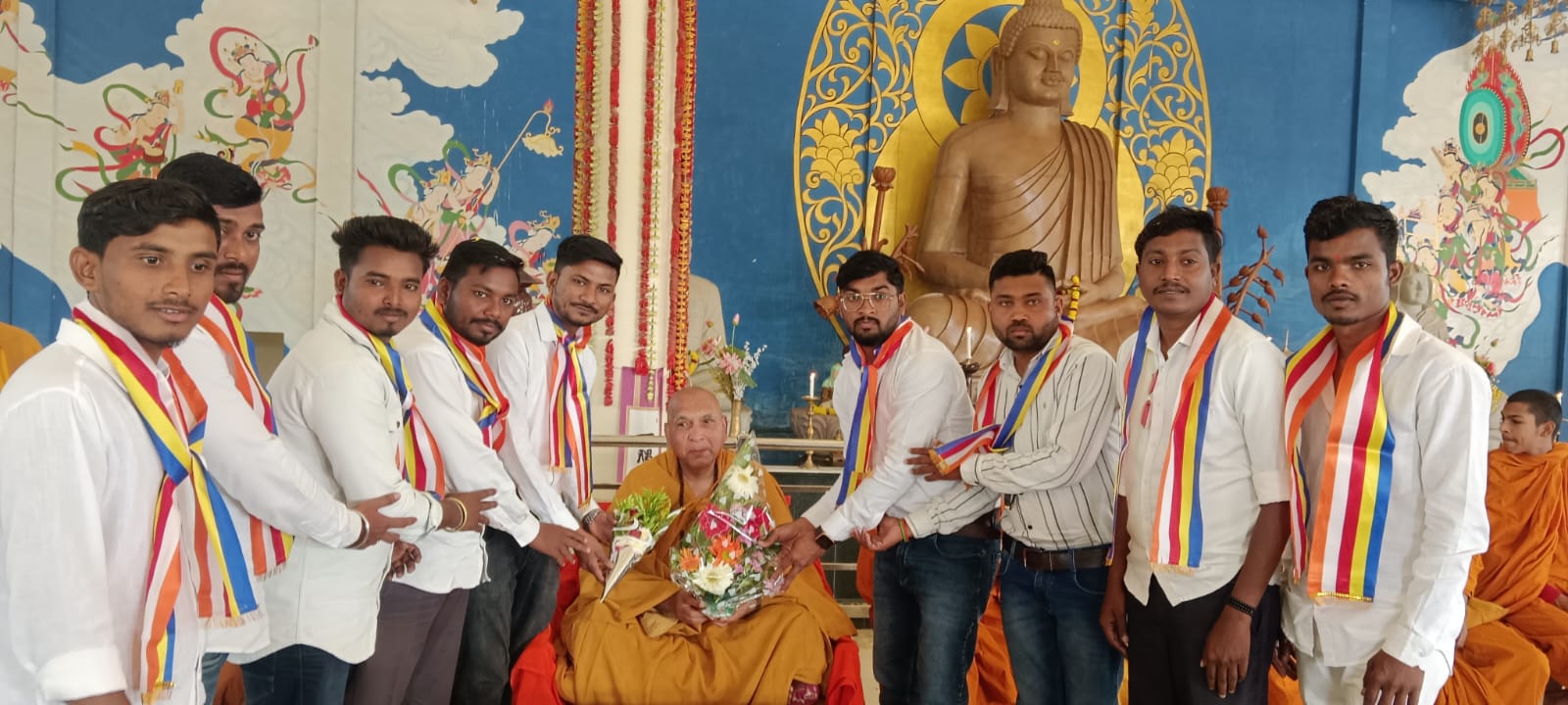 क्रांतीज्योती सावित्रीबाई फुले यांच्या जयंतीनिमित्त त्यांना अभिवादन करून धम्मगुरु भदंत संघरत्न मानके यांच्या वाढदिवसानिमित्त धम्म रथयात्रेचे आयोजन