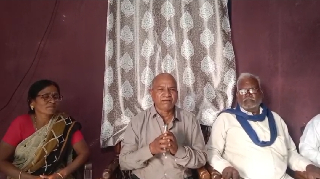 गाडेगाव (विरुर) येथील जिल्हा परिषद शाळेत प्रजासत्ताक दिनी डॉ बाबासाहेब आंबेडकरांच्या फोटोचा विसर