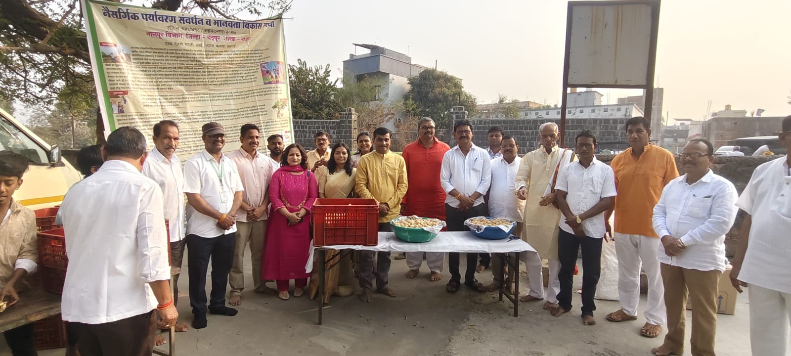 महाशिवरात्र निमित्याने राजगिर्याचे लाडू प्रसाद वाटप.