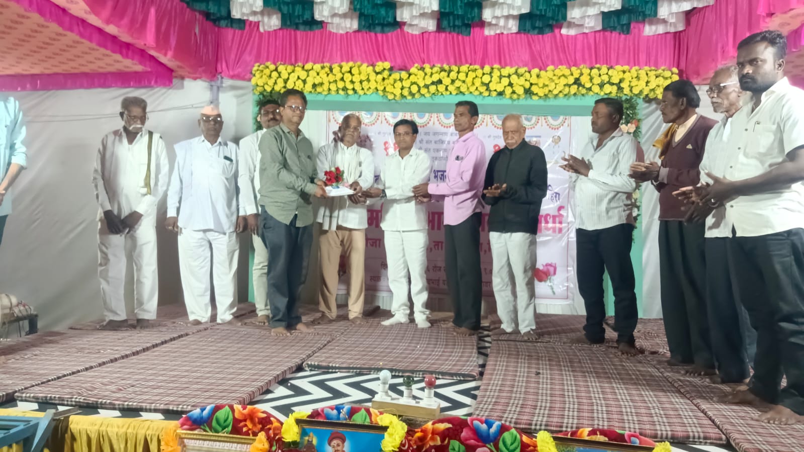 सावलहिरा येथे महिला भारूड भजन स्पर्धेचे बक्षीस वितरण उत्सहात संम्पन्न