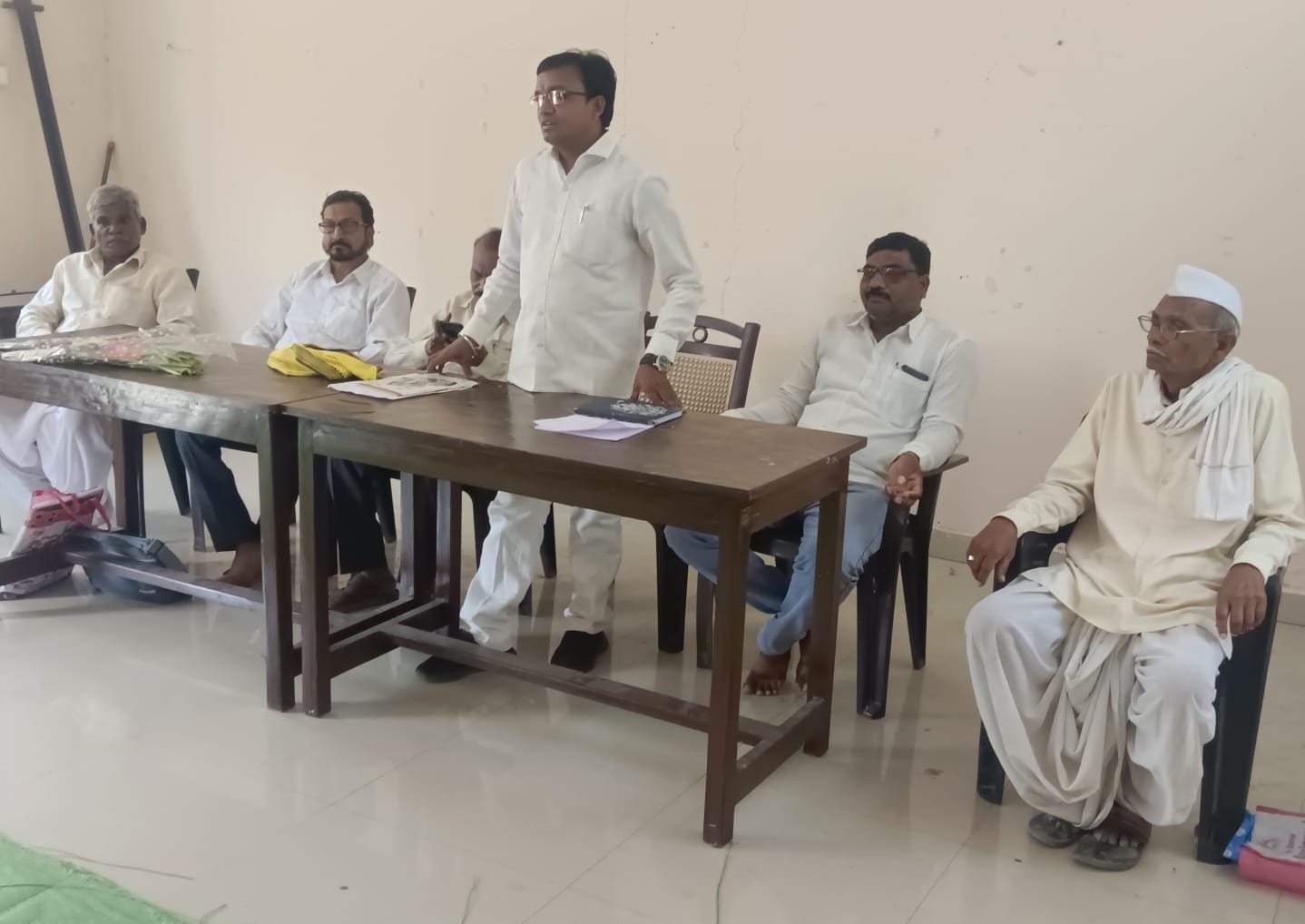 गडचांदूर येथे आदिवासी समाजाची महसूल व वनपट्टे मिळणेबाबत संवाद बैठक संम्पन्न&nbsp;