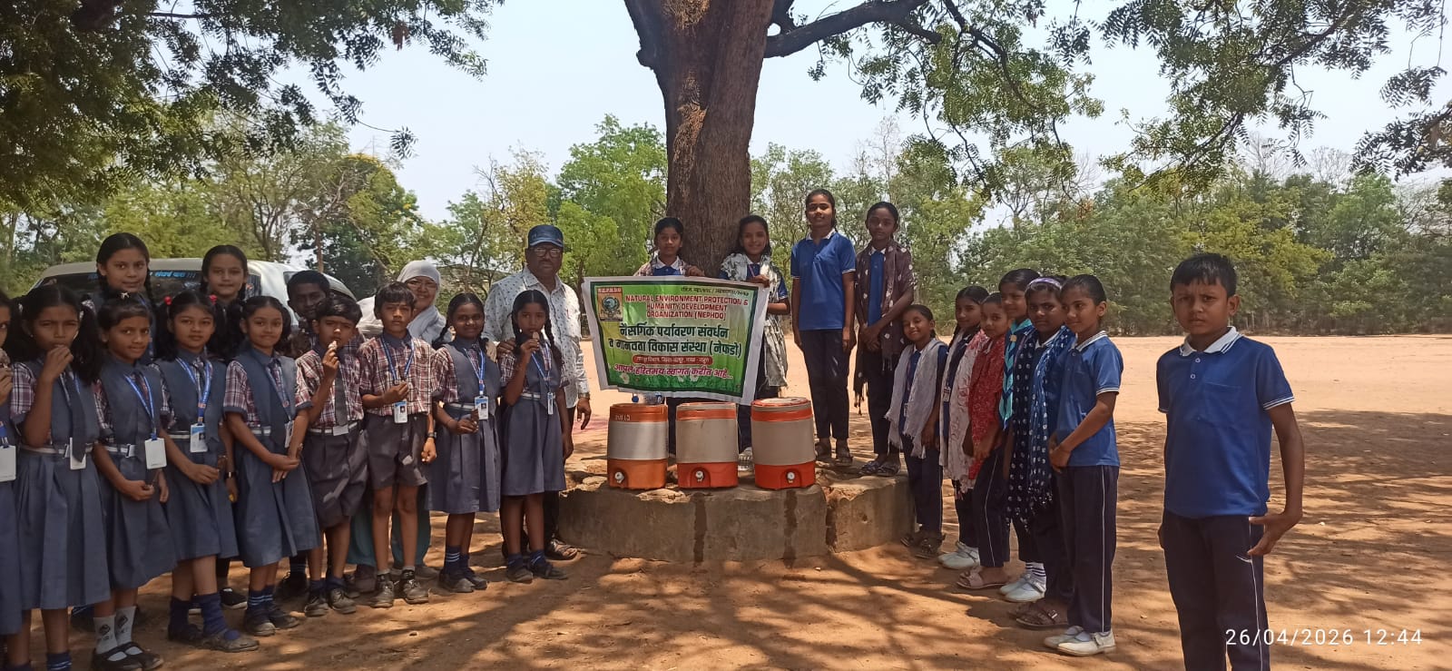 ४६ अंश तापमानात विद्यार्थ्यांसाठी पिण्याच्या पाण्याची सोय; वृक्षप्रेमी भास्कर करमरकर यांचा स्तुत्य उपक्रम.