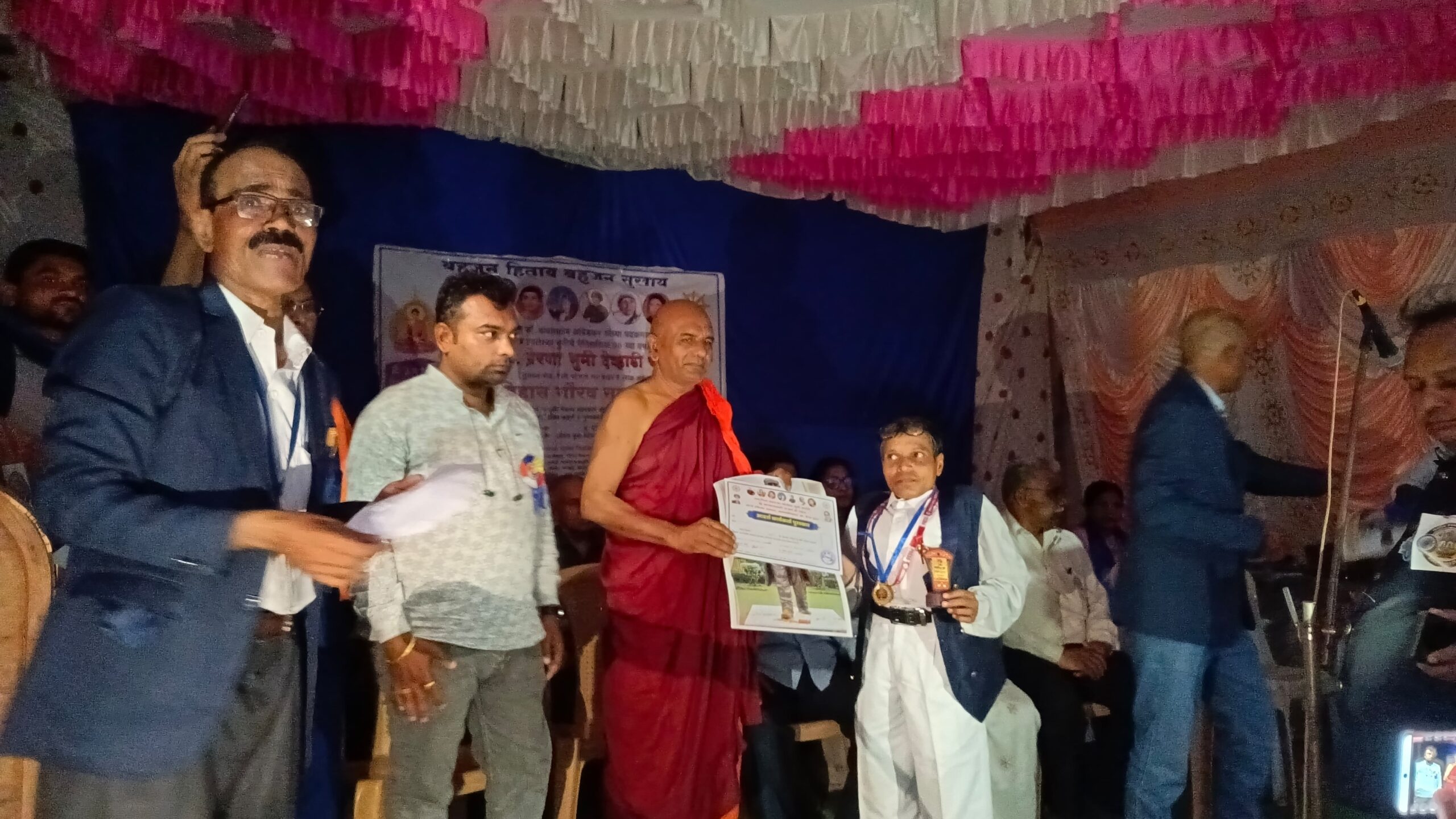 प्रेरणा-भूमी देव्हाडी येथे ऐतिहासिक सत्कार सोहळा संपन्न डॉ. बाबासाहेब आंबेडकरांच्या 1936 च्या ऐतिहासिक सभेच्या 90 वर्षांनिमित्त सामाजिक विचारवंतांचा गौरव.