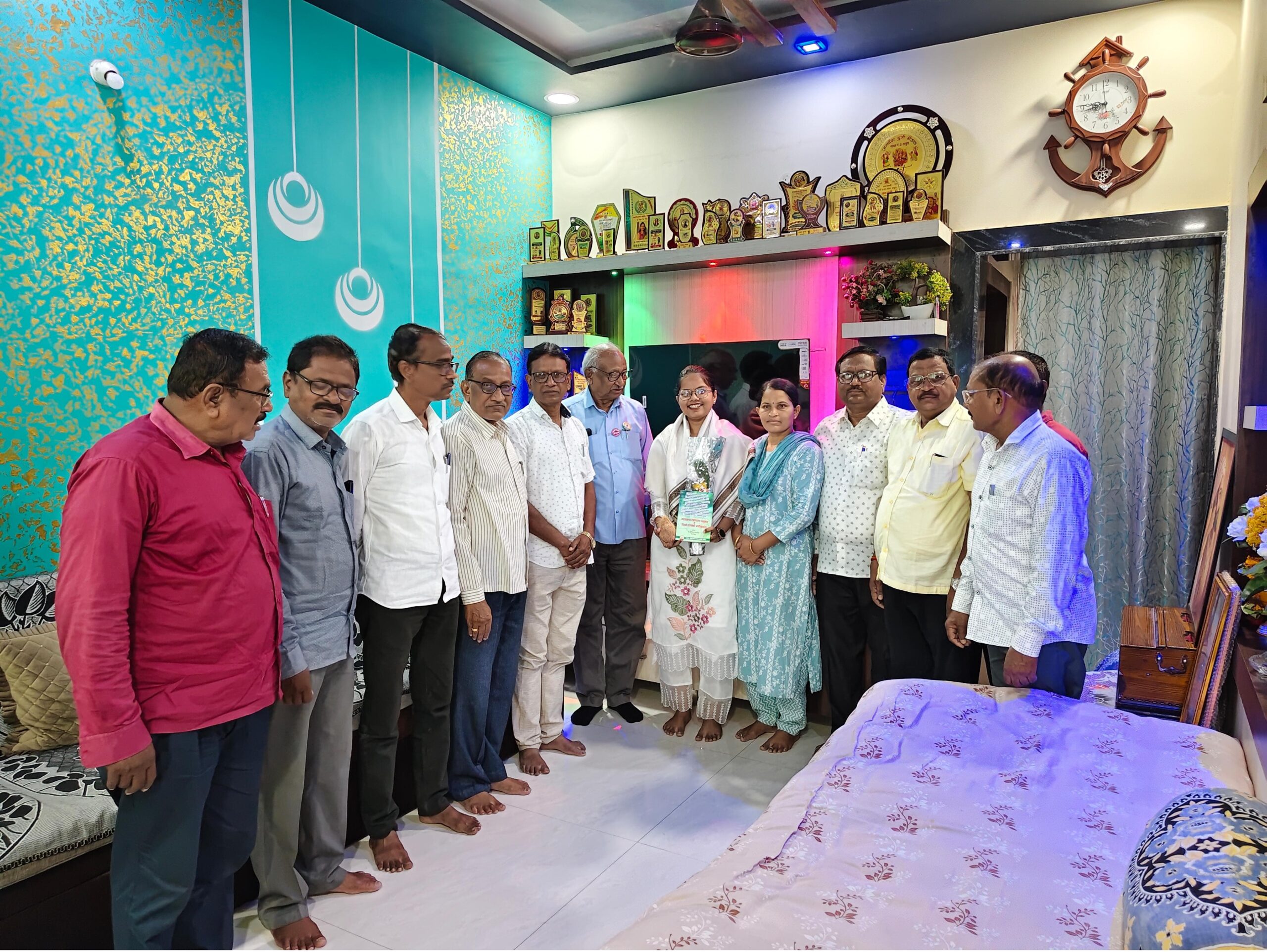 शेतकरी संघटने तर्फे कु. मानवी भास्कर करमरकर चा सत्कार.
