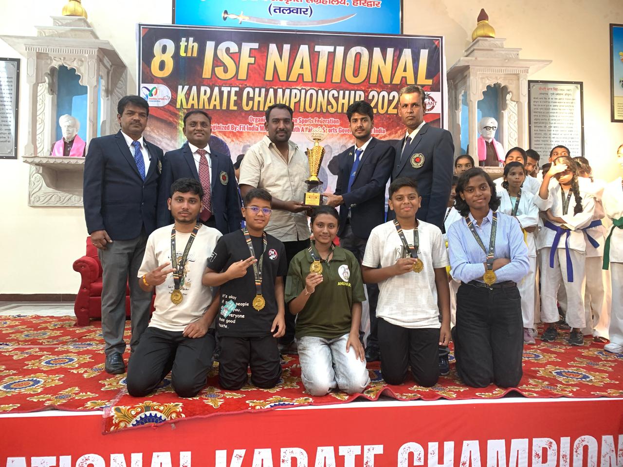 हरिद्वार येथे राजुऱ्याचा गौरव : इन्फंट चे क्रीडा शिक्षक हर्षल क्षीरसागर यांना ‘द्रोणा रत्न बेस्ट टीचर’ तर विद्यार्थ्यांनाही ‘बेस्ट प्लेयर द्रोणा रत्न’ सन्मान. हरिद्वार येथे राजुऱ्याचा गौरव : इन्फंट चे क्रीडा शिक्षक हर्षल क्षीरसागर यांना ‘द्रोणा रत्न बेस्ट टीचर’ तर विद्यार्थ्यांनाही ‘बेस्ट प्लेयर द्रोणा रत्न’ सन्मान.