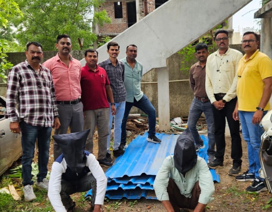 राजुरा गुन्हे शोध पथकाची धडक कारवाई : चोरीस गेलेले ४० हजारांचे टिनपत्रे जप्त.