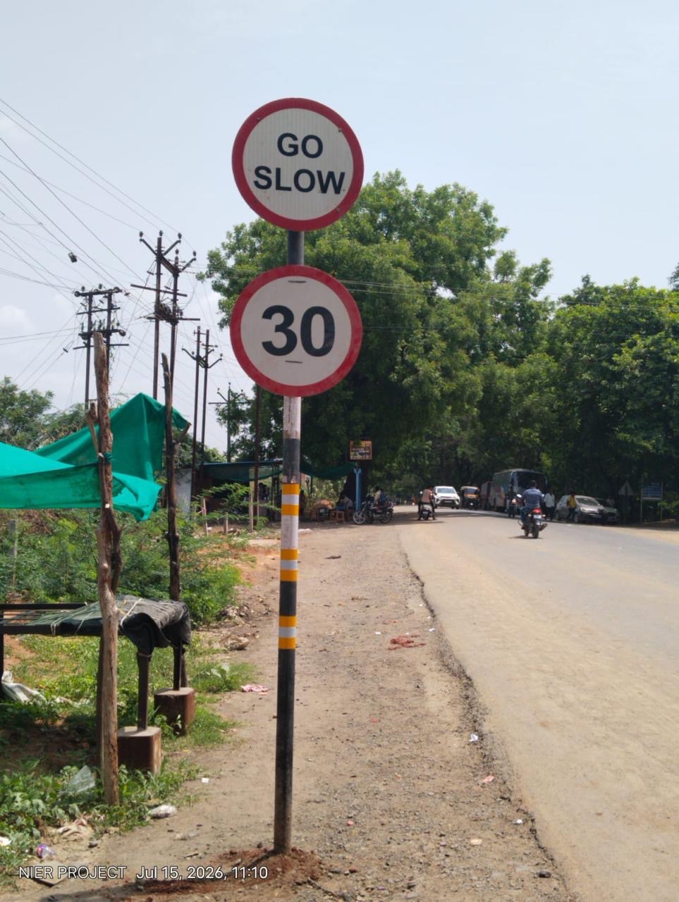 राजुरा शहरात वेग मर्यादा अंमलबजावणीसाठी पोलीस विभागाचा पुढाकार. राजुरा शहरात वेग मर्यादा अंमलबजावणीसाठी पोलीस विभागाचा पुढाकार.