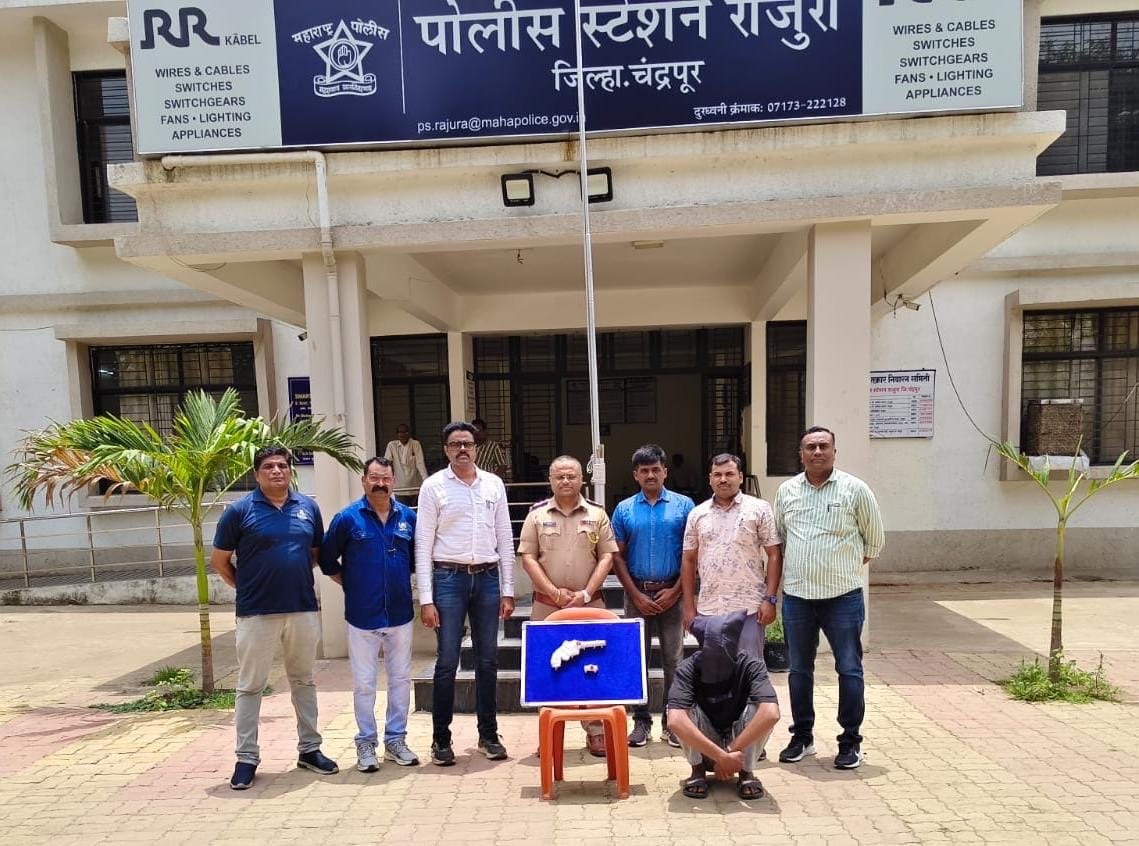 सराईत गुन्हेगाराकडून गावठी कट्टा व काडतूस जप्त; राजुरा पोलिसांची कारवाई.