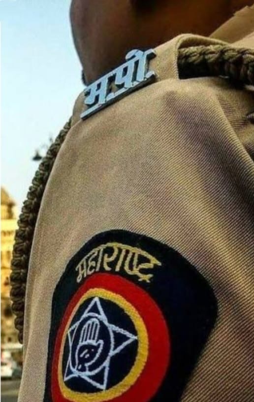 तुमसरमधील घुसखोरी प्रकरणात पोलिसांच समोर आहान..”त्या’ दोन खाकी वर्दीधारकांवर कारवाई होणार का?.एक प्रश्न!. तुमसरमधील घुसखोरी प्रकरणात पोलिसांच समोर आहान..”त्या’ दोन खाकी वर्दीधारकांवर कारवाई होणार का?.एक प्रश्न!.