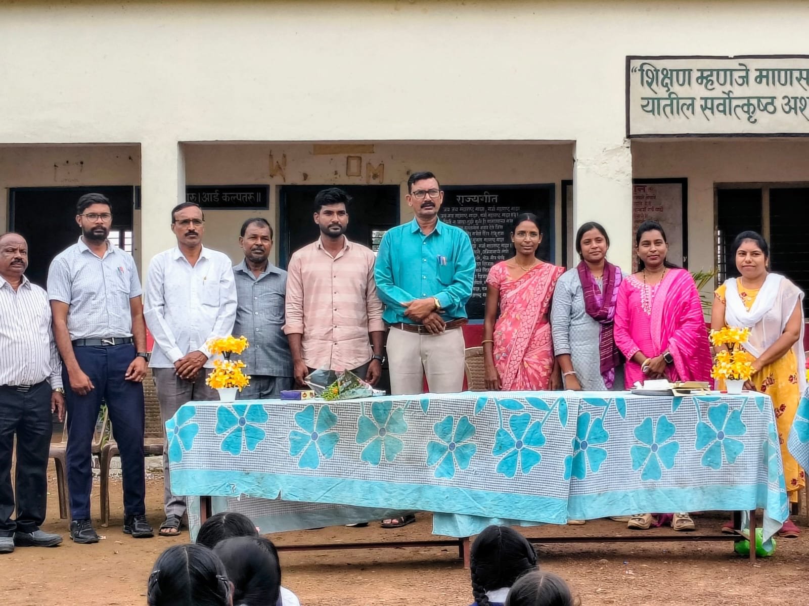 आदिवासी शिव विद्यालयात मयूर कोल्हे यांचा सत्कार आदिवासी शिव विद्यालयात मयूर कोल्हे यांचा सत्कार