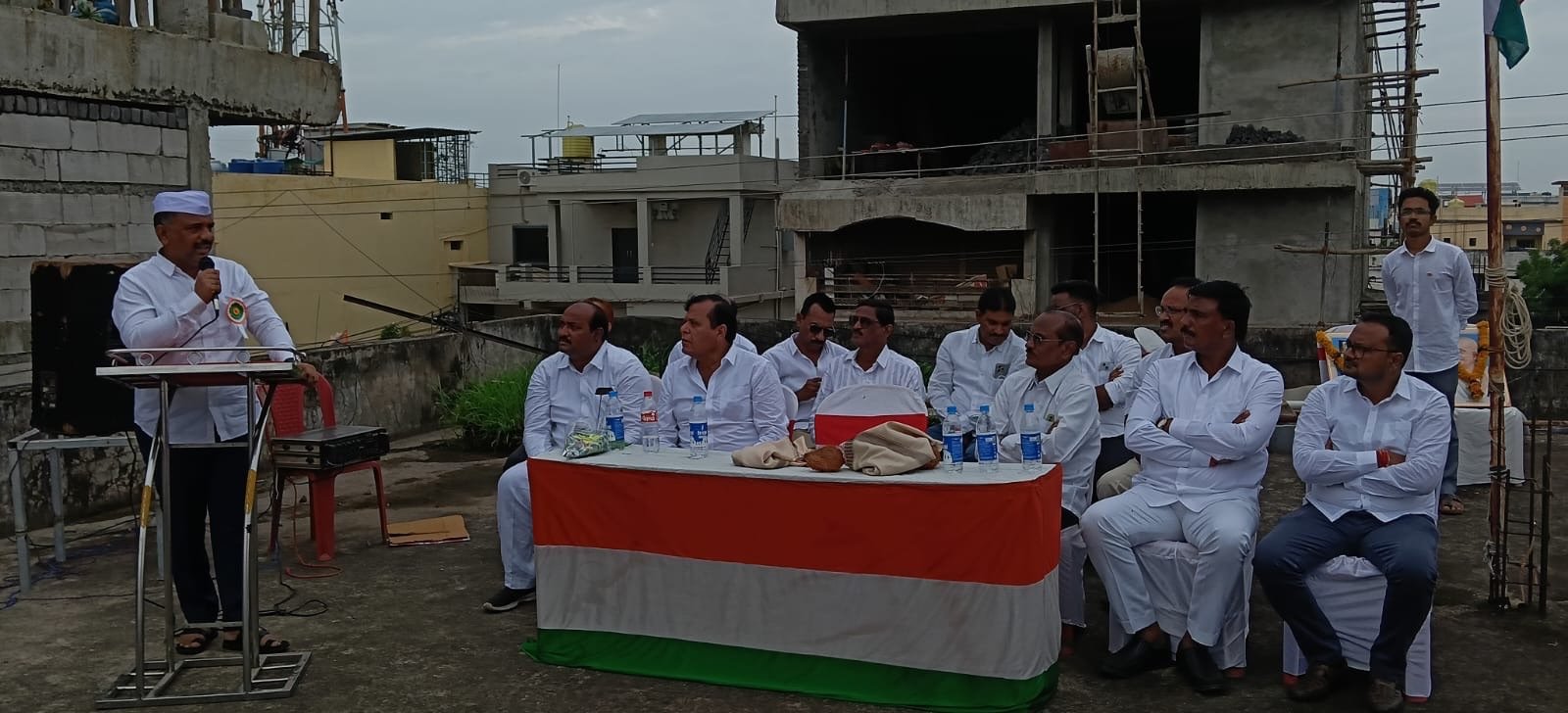 गडचांदुरात व्यापारी असोसिएशन तर्फे ध्वजारोहण कार्यक्रम संपन्न