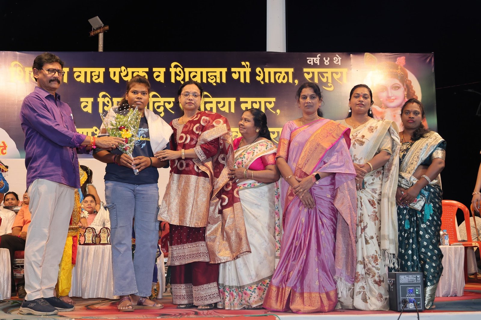 भाऊच्या दहीहंडीची राजुरात धूम ; रजनी पाल च्या उपस्थितीत दहीहंडीचा थरार.