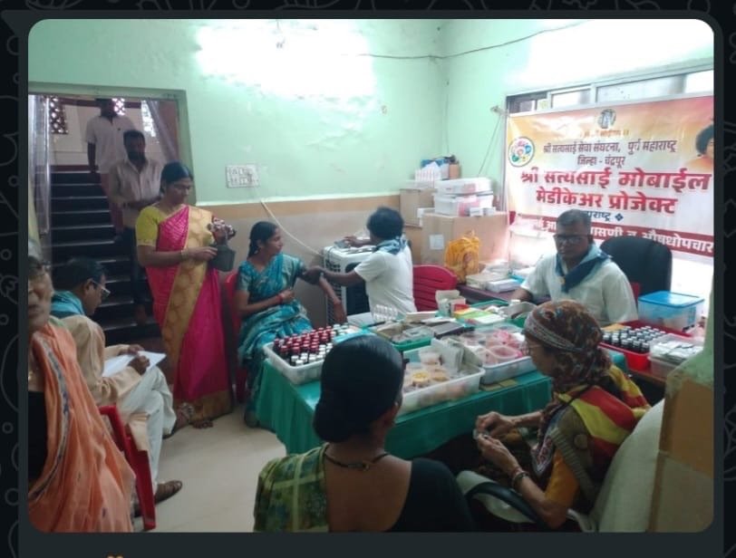 नवरात्रीत महाकाली मंदिरात मानवसेवेचा जागर! ज्येष्ठ डॉक्टरांचा सेवाभाव आणि साई सेवकांच्या समर्पणातून भाविकांना मोफत आरोग्यसेवा