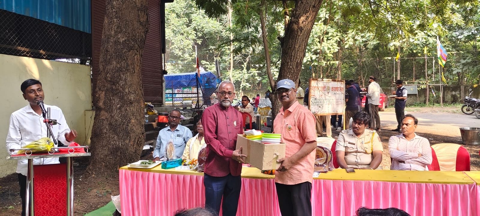 सेवानिवृत्तीच्या निमित्ताने माणिकराव बोबडे यांचा सामाजिक व पर्यावरणपूरक उपक्रम.