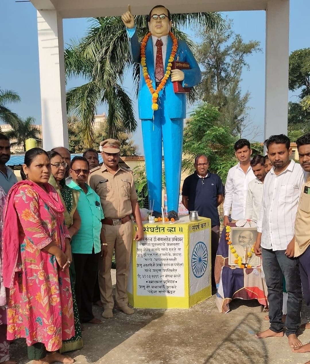 आरोग्य सुदृढ ठेवण्याकरिता वृक्षारोपणाची गरज- पोलीस निरीक्षक सचिन तायवाडे आरोग्य सुदृढ ठेवण्याकरिता वृक्षारोपणाची गरज- पोलीस निरीक्षक सचिन तायवाडे